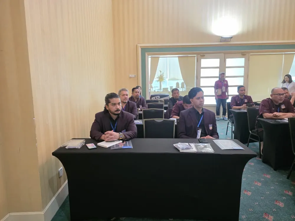 Peserta PCC2-1 / CCC7 di dewan kuliah, The Katerina Hotel, Batu Pahat