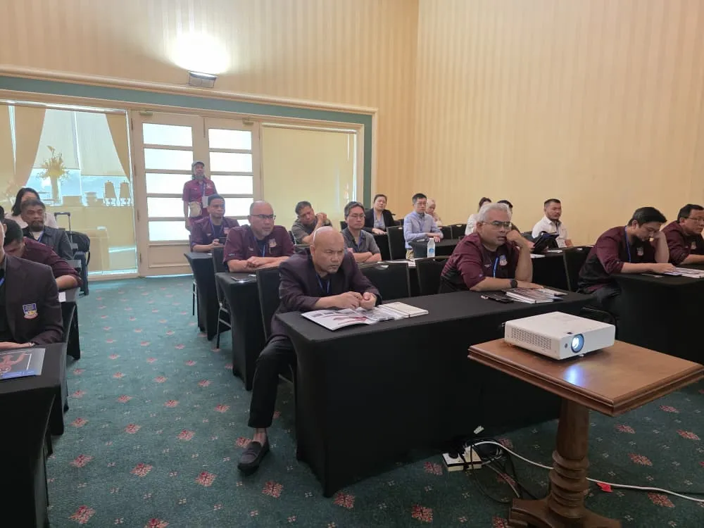 Peserta PCC2-1 / CCC7 di dewan kuliah, The Katerina Hotel, Batu Pahat