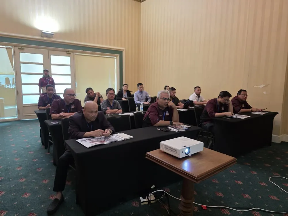 Peserta PCC2-1 / CCC7 di dewan kuliah, The Katerina Hotel, Batu Pahat