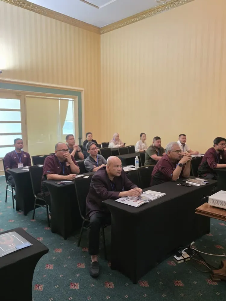 Peserta PCC2-1 / CCC7 di dewan kuliah, The Katerina Hotel, Batu Pahat