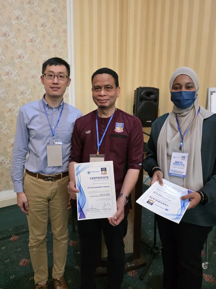 Penyerahan sijil dan cenderamata dalam PCC2-1 / CCC7, The Katerina Hotel, Batu Pahat