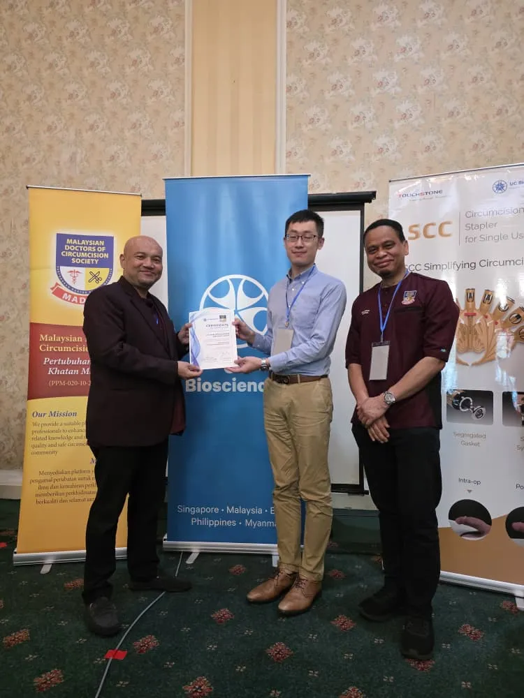 Penyerahan sijil dan cenderamata dalam PCC2-1 / CCC7, The Katerina Hotel, Batu Pahat