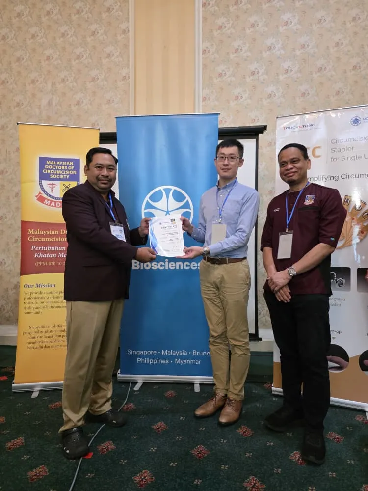 Penyerahan sijil dan cenderamata dalam PCC2-1 / CCC7, The Katerina Hotel, Batu Pahat