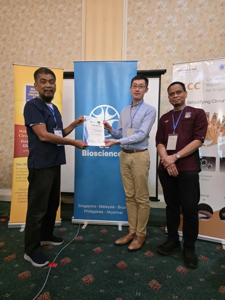 Penyerahan sijil dan cenderamata dalam PCC2-1 / CCC7, The Katerina Hotel, Batu Pahat
