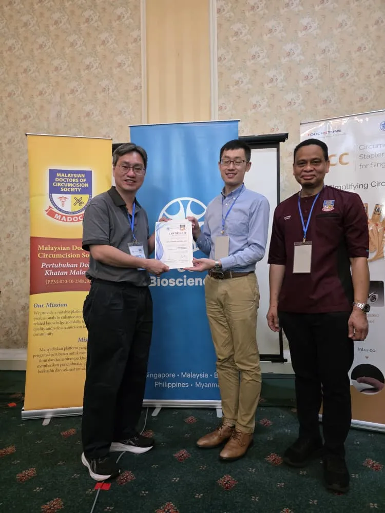 Penyerahan sijil dan cenderamata dalam PCC2-1 / CCC7, The Katerina Hotel, Batu Pahat