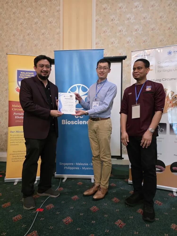 Penyerahan sijil dan cenderamata dalam PCC2-1 / CCC7, The Katerina Hotel, Batu Pahat