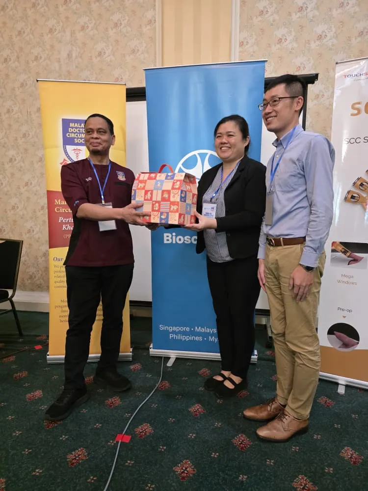 Penyerahan sijil dan cenderamata dalam PCC2-1 / CCC7, The Katerina Hotel, Batu Pahat