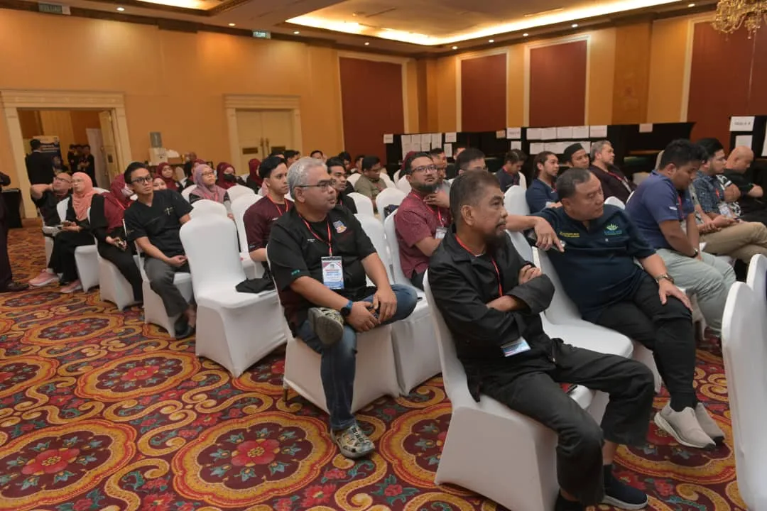 Peserta PCC2-1 / CCC7 di dewan kuliah, The Katerina Hotel, Batu Pahat