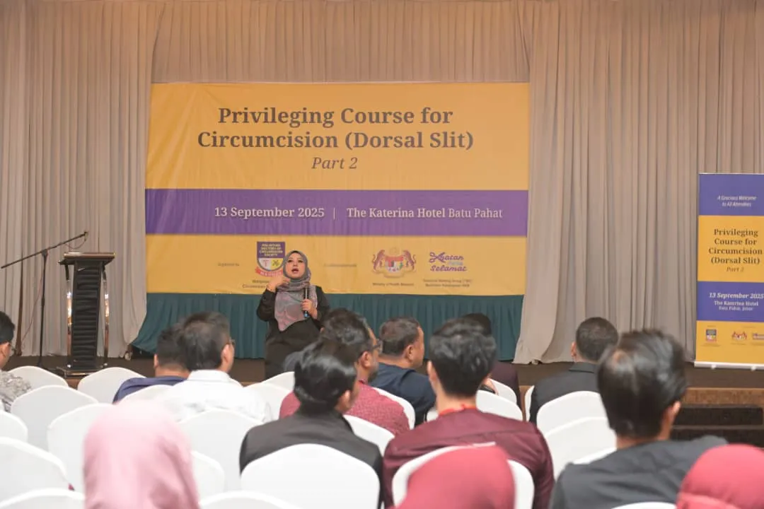 Peserta PCC2-1 / CCC7 di dewan kuliah, The Katerina Hotel, Batu Pahat