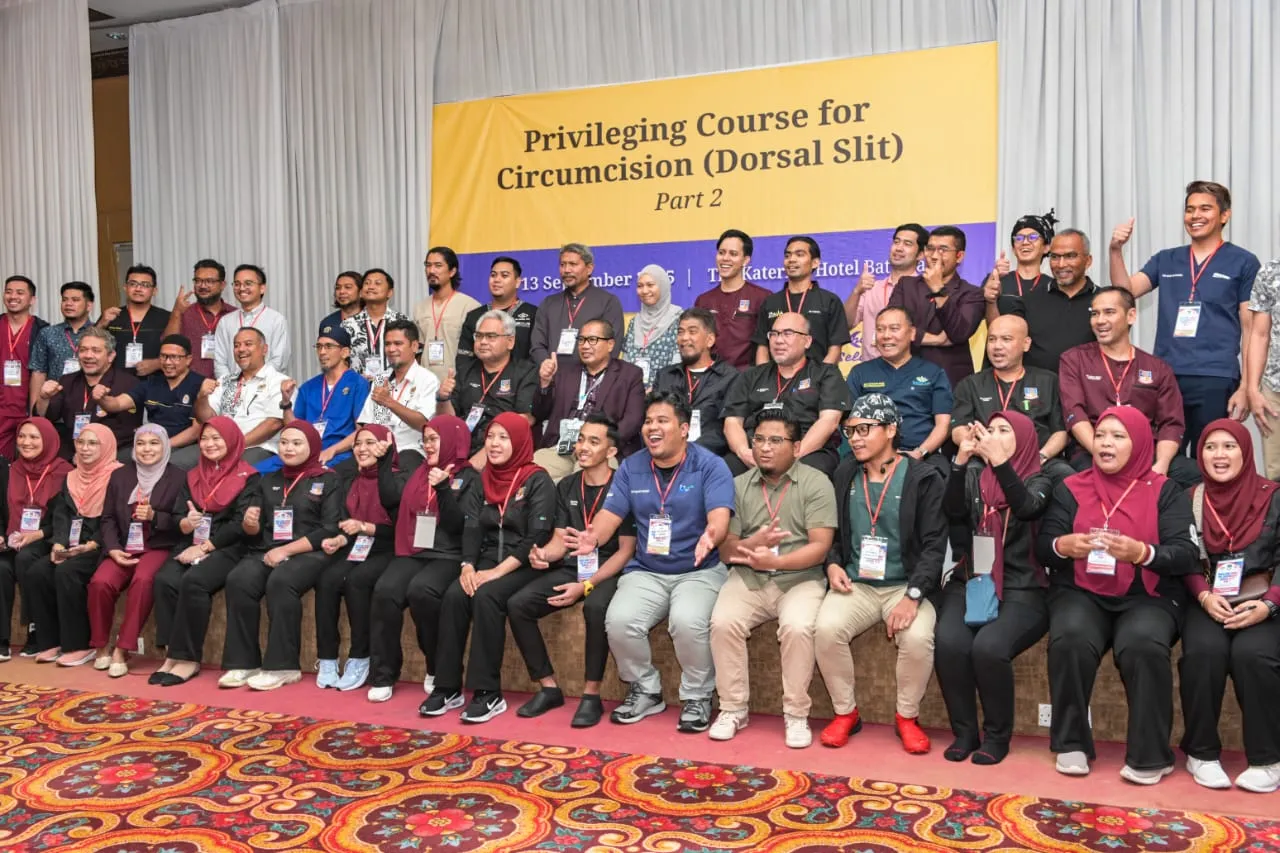 Gambar kumpulan peserta dan fasilitator PCC2-1 / CCC7, The Katerina Hotel, Batu Pahat