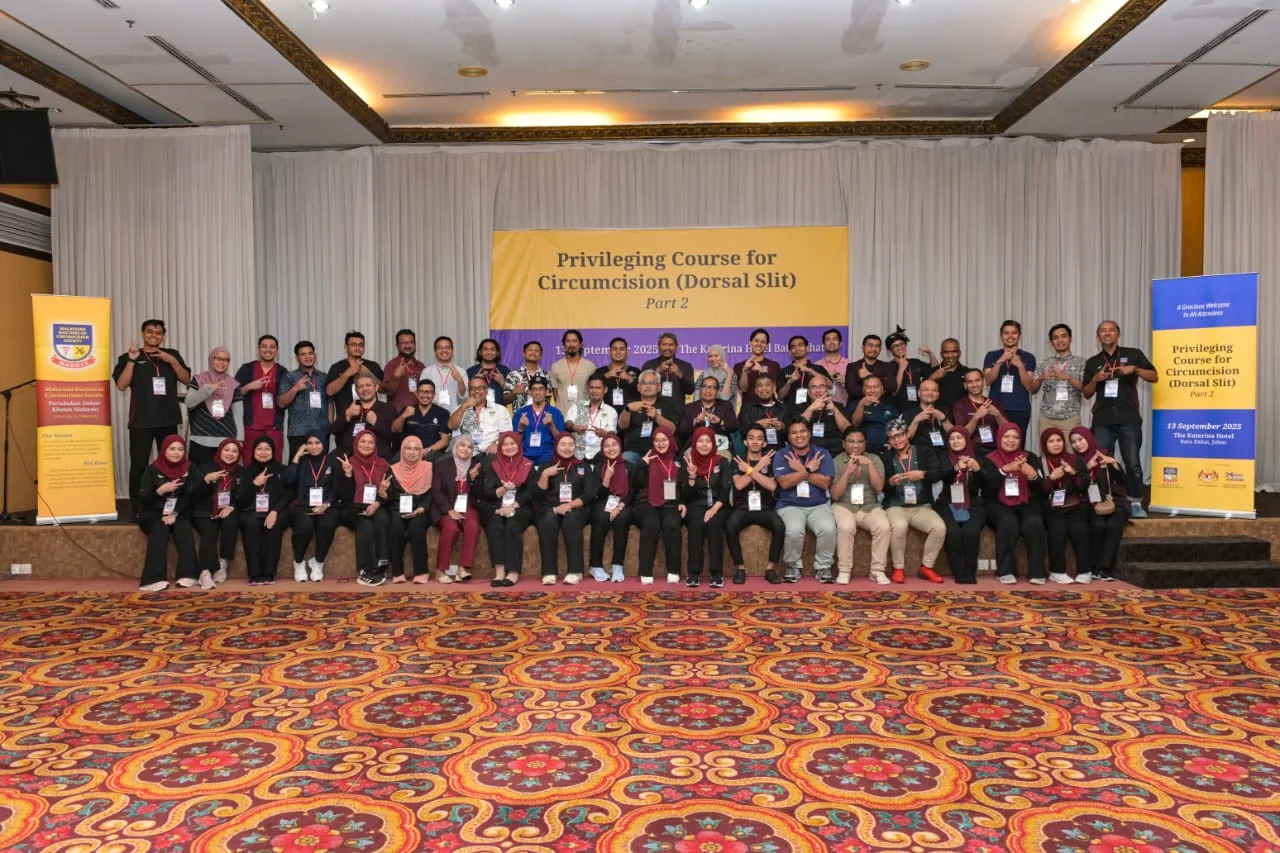 Gambar kumpulan peserta dan fasilitator PCC2-1 / CCC7, The Katerina Hotel, Batu Pahat