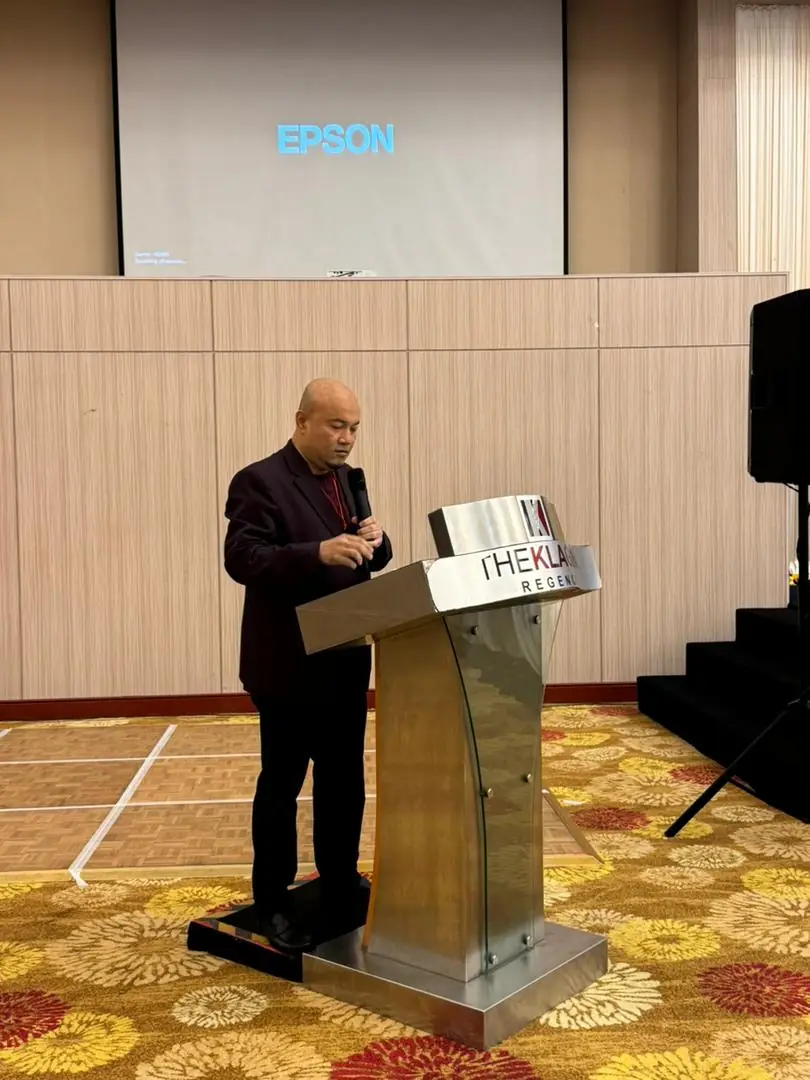 Penceramah menyampaikan pembentangan dalam kursus PCC1-2
