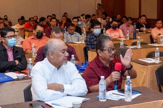 Course participants attending a CCC 1 lecture