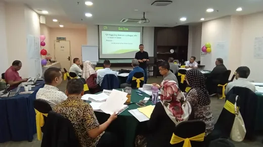 Lecture session at a MADOCS circumcision course