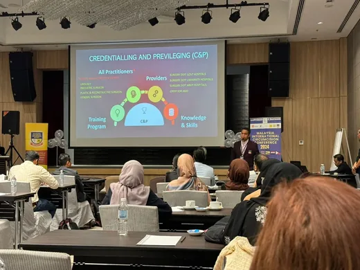 Slide presentation during a meeting session