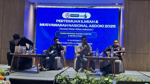 Panel of speakers on the national programme stage